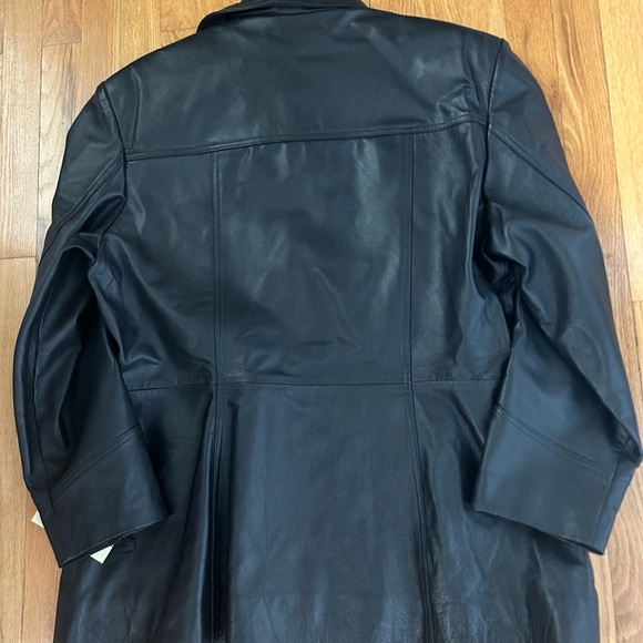 Excelled Women’s Leather Coat - Picture 6 of 8